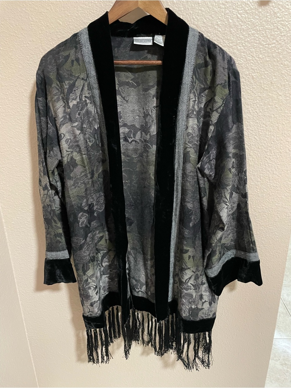 Chico's Black Floral Jacquard Open Kimono with Velvet Trim Size 1 Medium